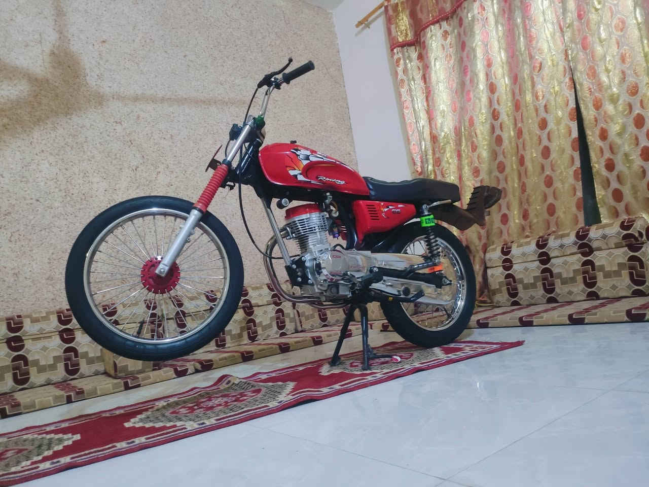 سلام عليكم شباب دراجه البيع سبب البيع ضروف مستعجل عل بيعته الخاص مغلق؟
مكلف بنشر👇
سعر ‏‪***********
