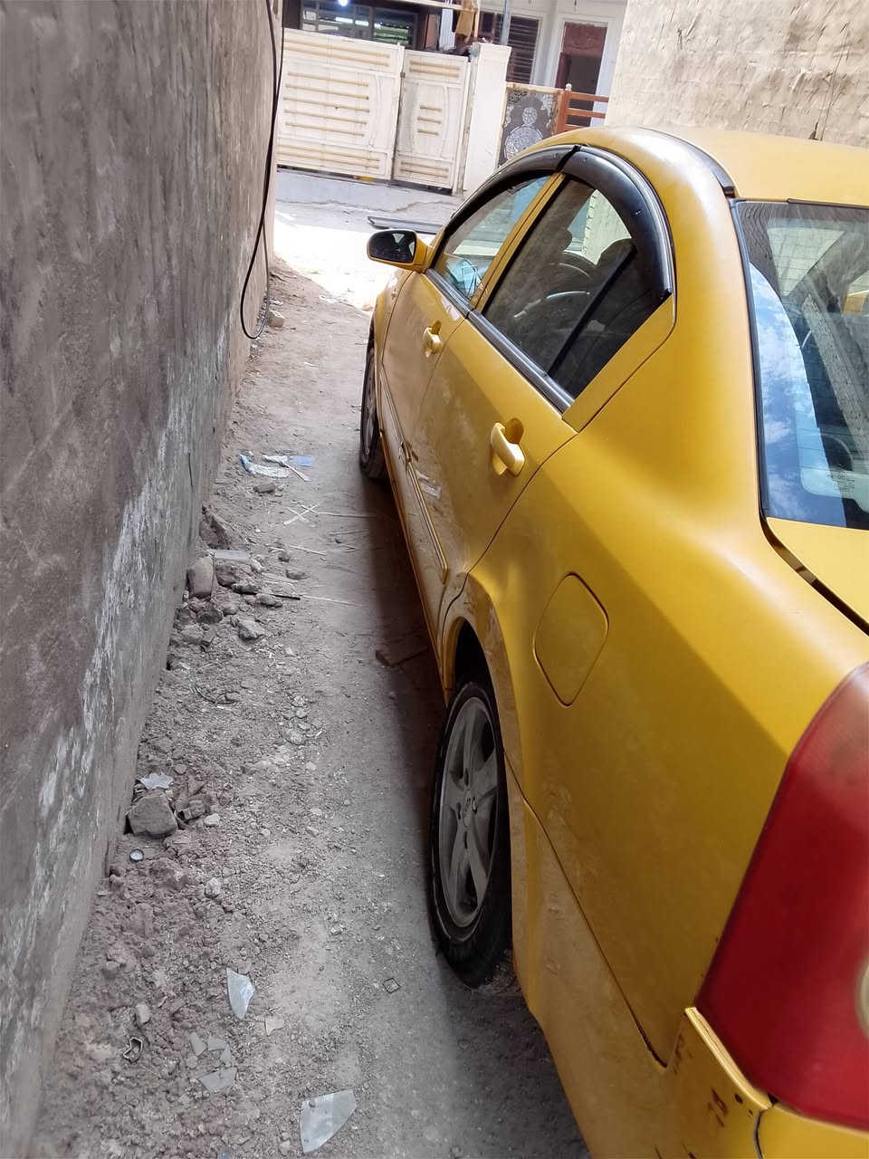 شيري A5 اوتماتيك موديل 11بغداد بسمي سنويه قبل يومين مستلمها 
مصفره مكينه بيها واشرة مال قبق ولفات يهرب دهن شغلته بسيطه 
يرادلها ادامه بلكات تبريد وتتفئ كشر بلادي بس باب سائق مبدل بدون دواخل مكفوله بيها طخات بسيطه مضح بالصور سعر ب29بي مجال تواصل ***********
