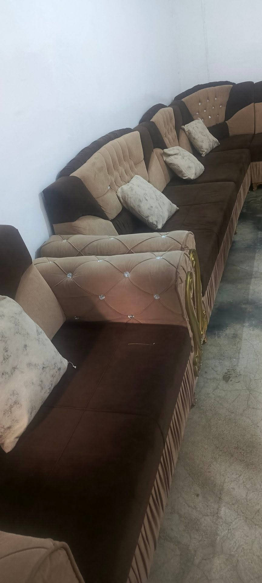 طقم كنب • صالون • للبيع
