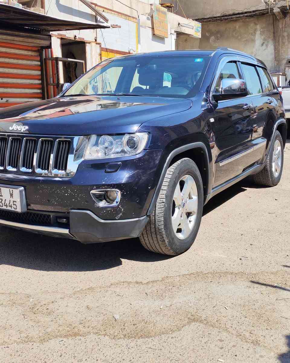 جيب 2011 خليجي لمتدد
فول مواصفات السعر 128$وبيه مجال
بيه قطعتين صبغ جاملغ امامي وخلفي
بدون دواخل شرط محرك 8 سلندر هيمي 5.7
بصمه 
 بونرما
لايت زنون 
كشافات زنون
كشنات كهرباء
تبريد قطعتين 
كامره خلفيه
تدفئه  مقاعد امامي + خلفي
حساسات خلفيه +أمامية
صدر جديد دهن جديد
وباقي المواصفات اللمتدد المعروفه 
السنويه بأسمنه تحويل ثاني يوم
 رقم بغداد جديد انكليزي 
📍مدينة الصدر
اي استفسار 
***********
