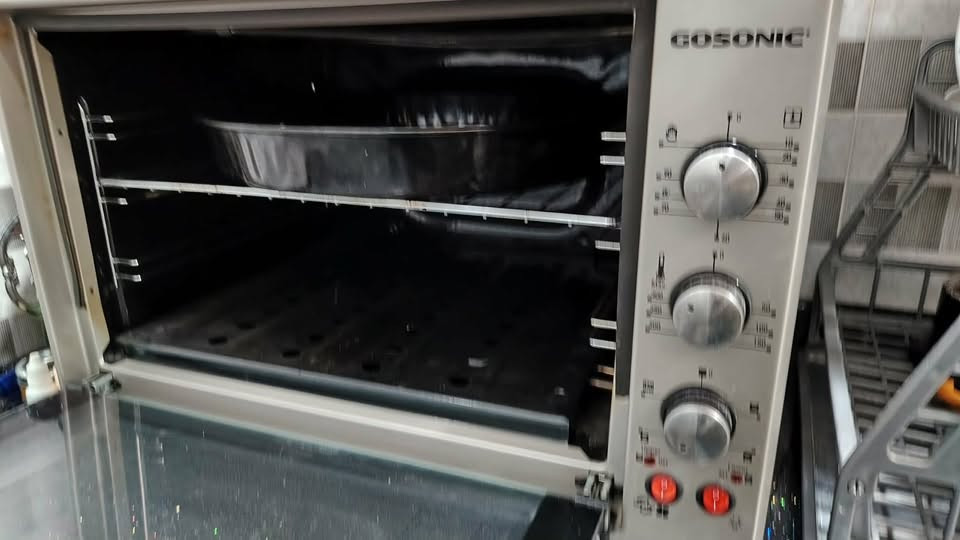 للبيع ‼️
براد مياه ب 100 الف 
ثلاجة ماركة beko ب 300 الف
فرن كهربائي + مرشحة + كاونترات + ساحبة ب 950 الف
الموقع : الموصل 
للتواصل على الرقم : ***********
