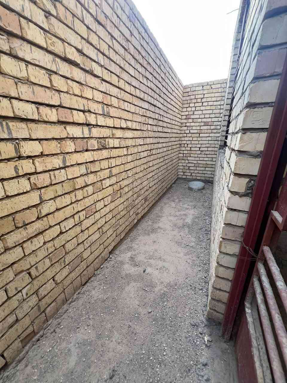 سلام عليكم بيت هيكل كامل م200م طابق واحد بل صابيات اربعتالاف ***********
