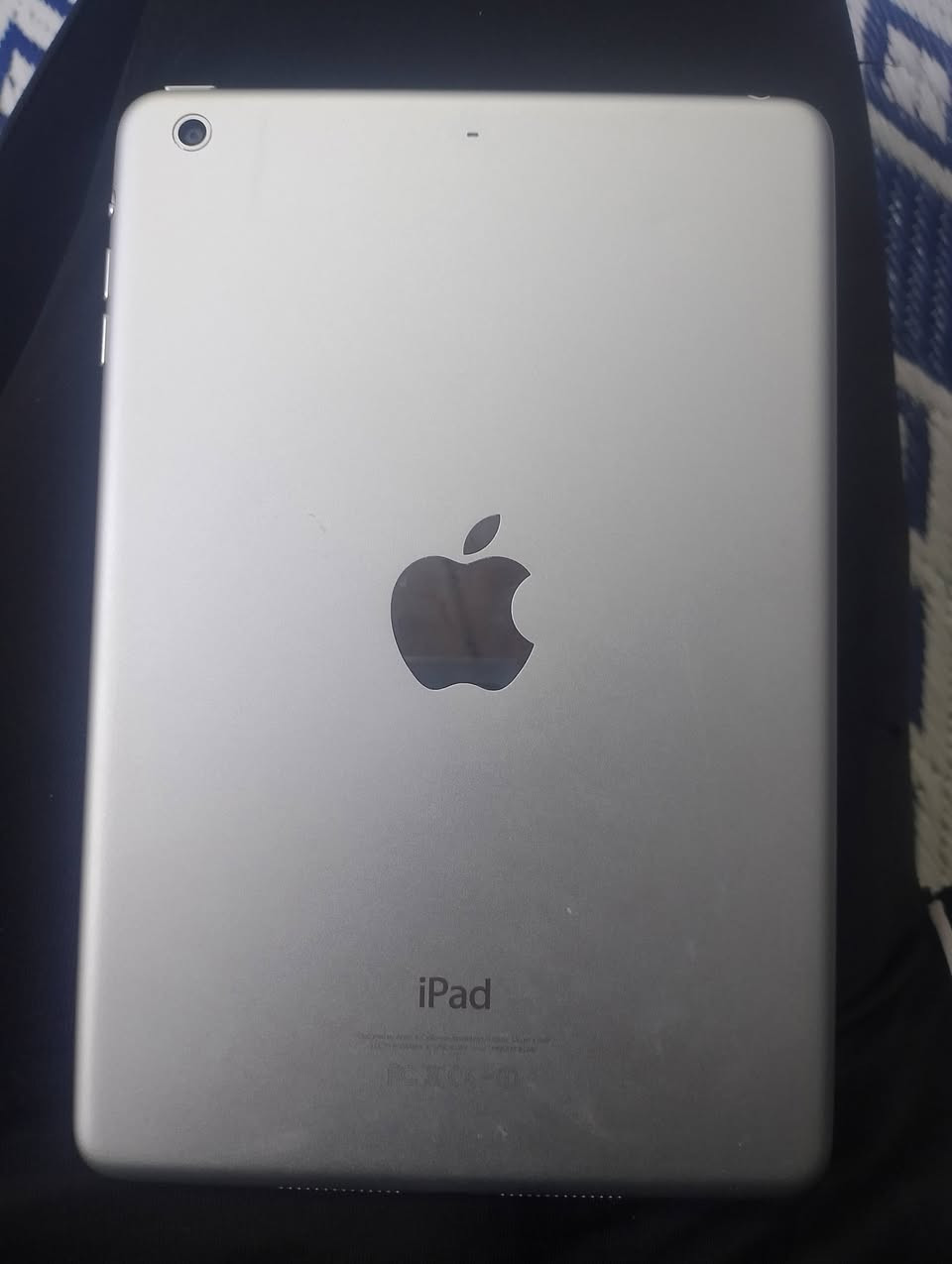 للبيع iPad mini 2 – موديل A1489
آيباد نظيف وحالته جيدة، ذاكرة 32GB، مناسب للتصفح ومشاهدة اليوتيوب والدراسة والاستخدام اليومي.
الجهاز شغال بصورة طبيعية، واللي يريد يشتري يتفضل يفحص الجهاز ويتأكد من حالته بنفسه.
السعر: 75 ألف دينار وبي مجال بسيط للجاد فقط
المكان: النجف الأشرف
للاستفسار: ***********
