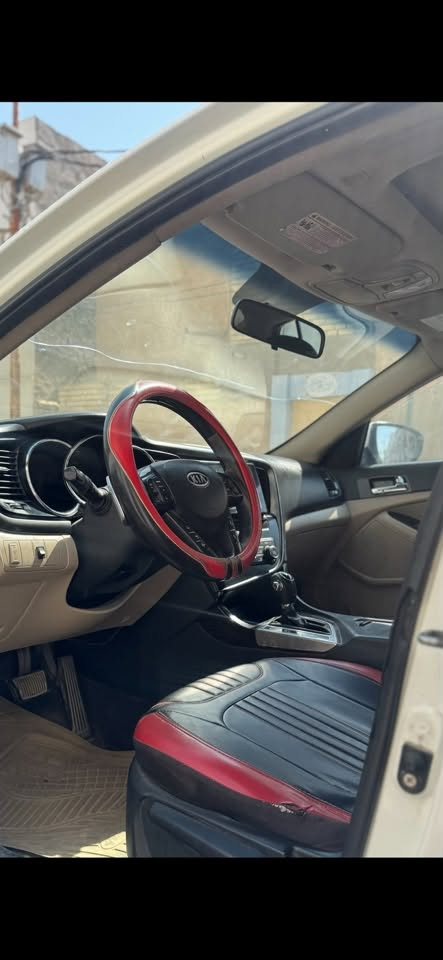سلام عليكم
كيا اوبتما خليجي موديل ٢٠١١
ضربتهة باب سايق تعديل عالبارد
سعر ١٠٥ وبيهة مجال بسيط للشراي
للاستفسار التواصل عالرقم 
***********
