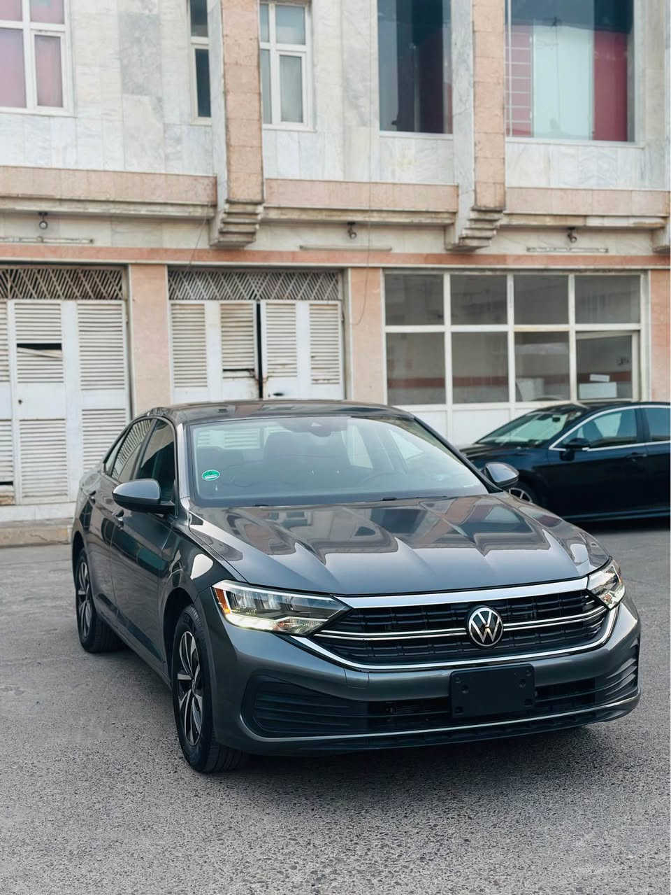 2024 VOLKSWAGEN JETTA
مصفات s نص فول 
سياره بجم و خلف كبس 
ثلاث قتعه بابين طرف سايق وباب طرف نفر سبغ 
سياره اربك ما تك فقط برده سيستم 
رادار گير محرك حجر گزور بيلادي شريكة 
صورة حادث موجود 
مكان سيارة عقرة
سعر ١٢٩مجال قليل 
رقم واتساب،،،*********** اكر, نينوى

