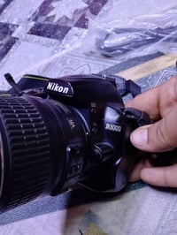 كاميرا نيكون ٣٠٠٠ • شاحن اثنين • بطارية