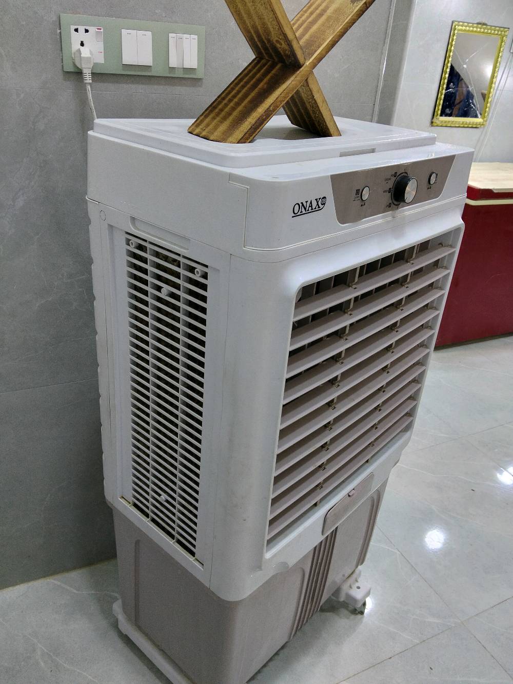 مبردة ONAX • نظيفة • عجلات