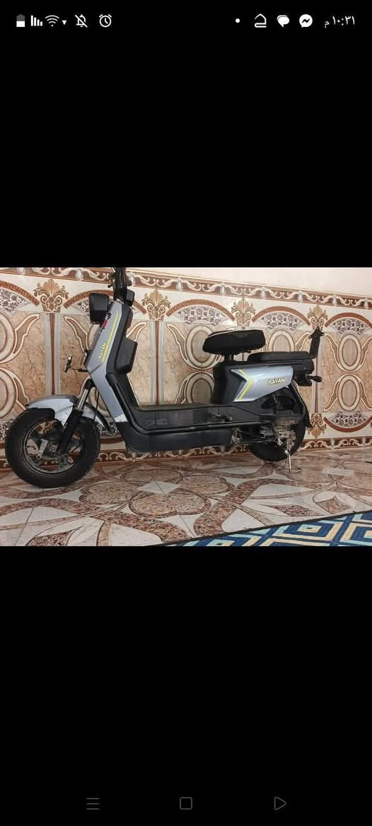 دراجه شحن للبيع موديل 2025 بطارياتها هابطه  واشاير ماتشتغل سعرها 150 وبيه مجال *********** العنوان نجف شارع المطار الجديد
