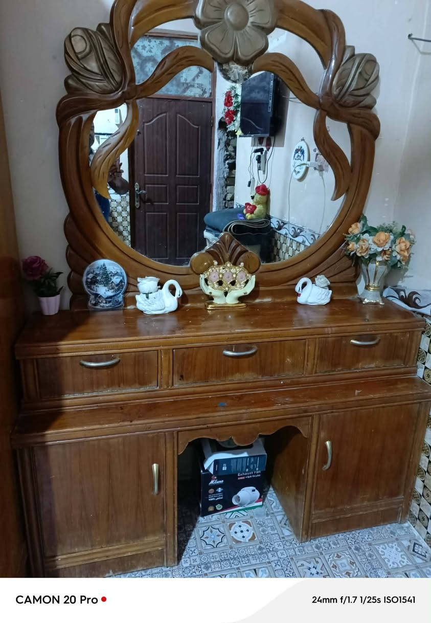 غرفة نوم  صاج عراقيه 5 بيبان
#اي استفسار ***********
