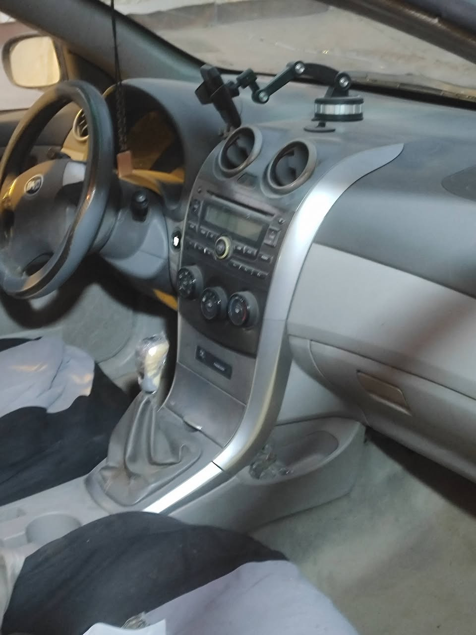 السلام عليكم للبيع BYD G3 موديل 13
رقم بغداد يرادلها صدر امامي 
وبيها شويه خياس يم الجاملغات 
وجراد بالقماره شويه 
كير عادي محرك 1500
تبريد شغال 
سياره باسمي
سعرها 38 وبيها مجال شويه 
 
***********
