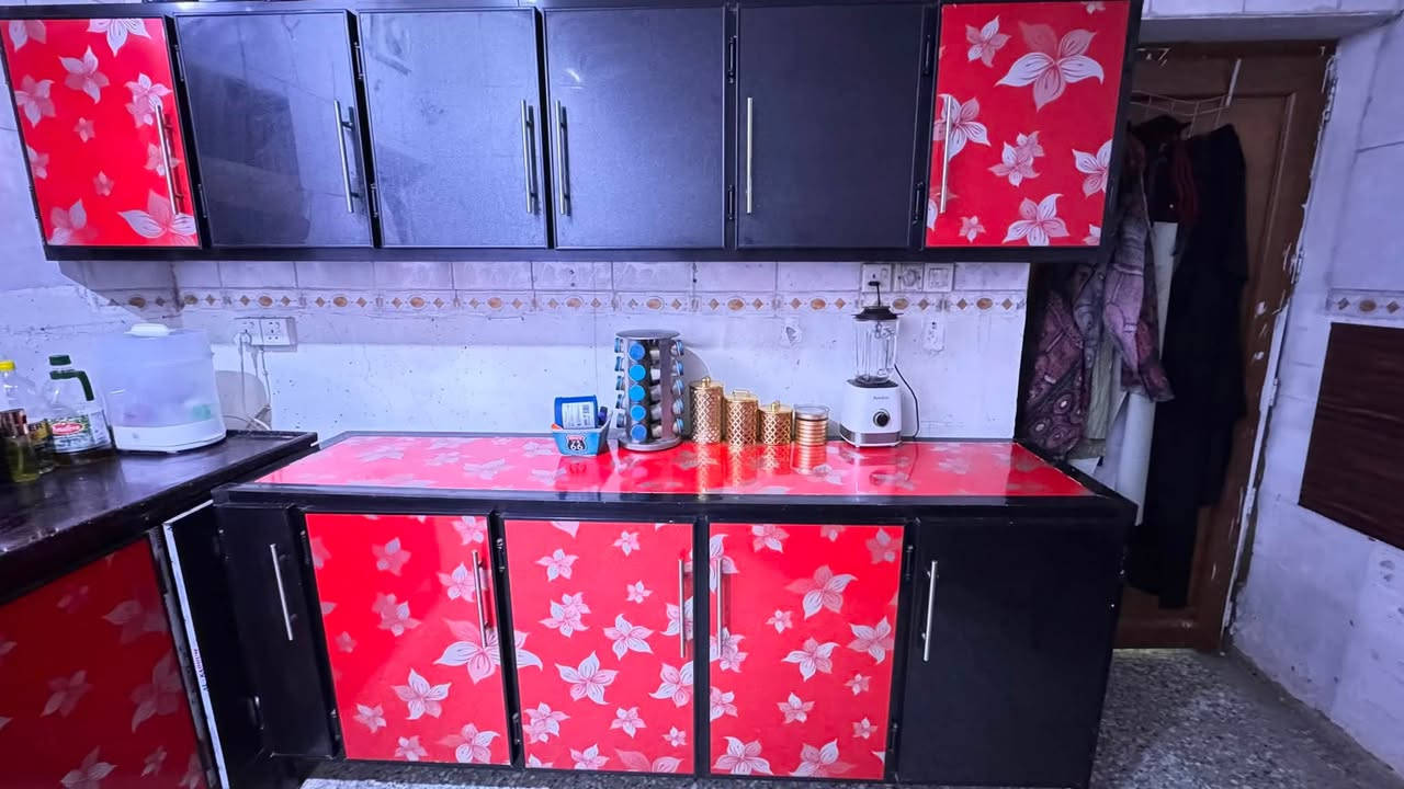 كاونتر المنيوم للبيع السنك مرمر نظيف جداً استخدام قليل
مكاني الاعظمية ***********
