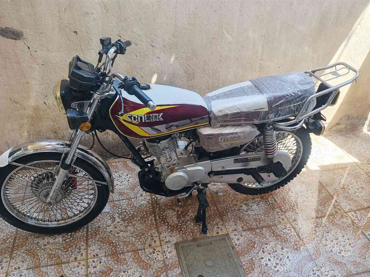 السلام عليكم دراجه للبيع موديل 24 محرك ما مفتوح برغبي دراجه خير من الله السعر 625 وبيها مجال مكاني ديالى الخالص ***********
