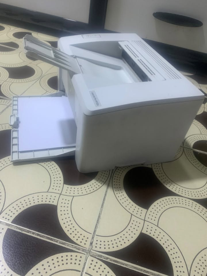 طابعة HP LaserJet M102a للبيع
ليزرية اسود وابيض طباعة فقط بدون سكنر
الطابعة نظيفة جداً مثل ما موضح بالصور وكاترجها متوفر وسعره بين ١٠ - ١٥ الف
مطبوع بيها ٢٢٥٠٧ ورقة فقط مبين بالتقرير مالتها l
وموجود بالصور كل تقاريرها وتفاصيلها
السعر ١٥٠ الف

بغداد/شهداء البياع
***********
