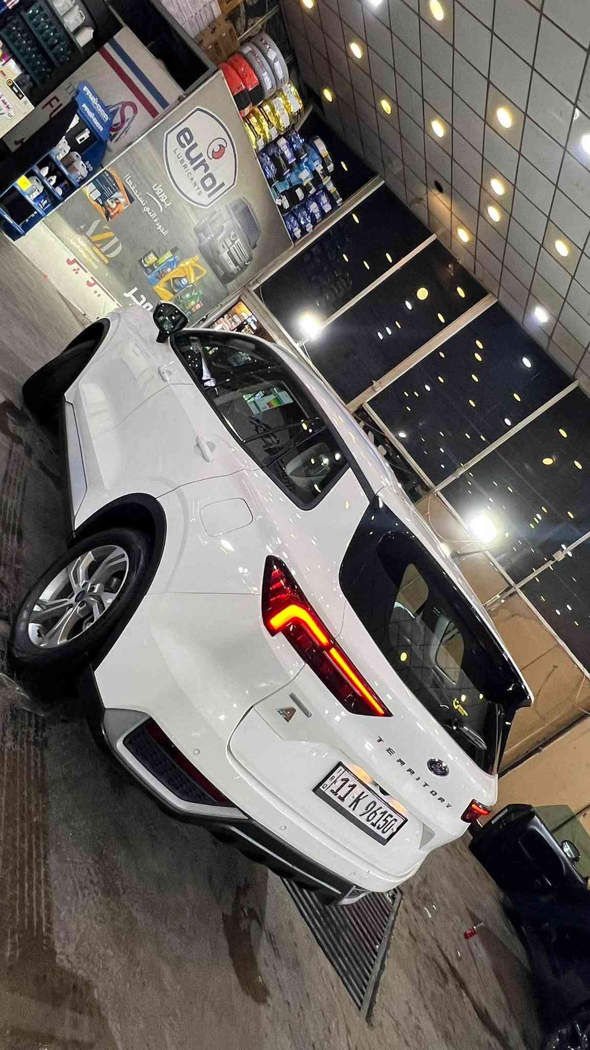 Ford Territory
2025 
رقم بغداد الدولي باسمي 
ماشيه 16 
كير مكينه صدر تبريد على وضع الشركه
فول مواصفات عدا البانوراما 
كشنات جلد
بصمه
بصمه ابواب
كير ماوس
سايد بريك دكمه
ويل كروم
ديجتال 
السياره بدون حادث وبدون صبغ وبدون بارد
مكان السياره بغداد الكراده
سعرها 29 مليون و 750 
للاستفسار 
*********** واتساب
***********
