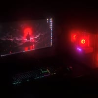 Pc للبيع المواصفات : المعالج i5-13400f  كرت الشاشة 9060xt  32 كيكا رام...