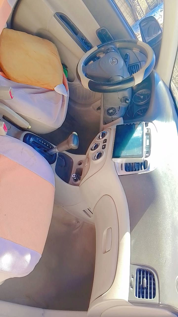 اسلام عليكم 
سياره اكسنت مديل 8 للبيع 
سياره جارده بيهه مكانت صبغ مابيهه ضربهه قويه 
نقصهه تبريد.  ونص حداديه   تخم تاير جديد 
رقم ذي قار  مشروع وطني 
مكان للسياره نجف. اسعر 62 
استفسار  رقم ***********
