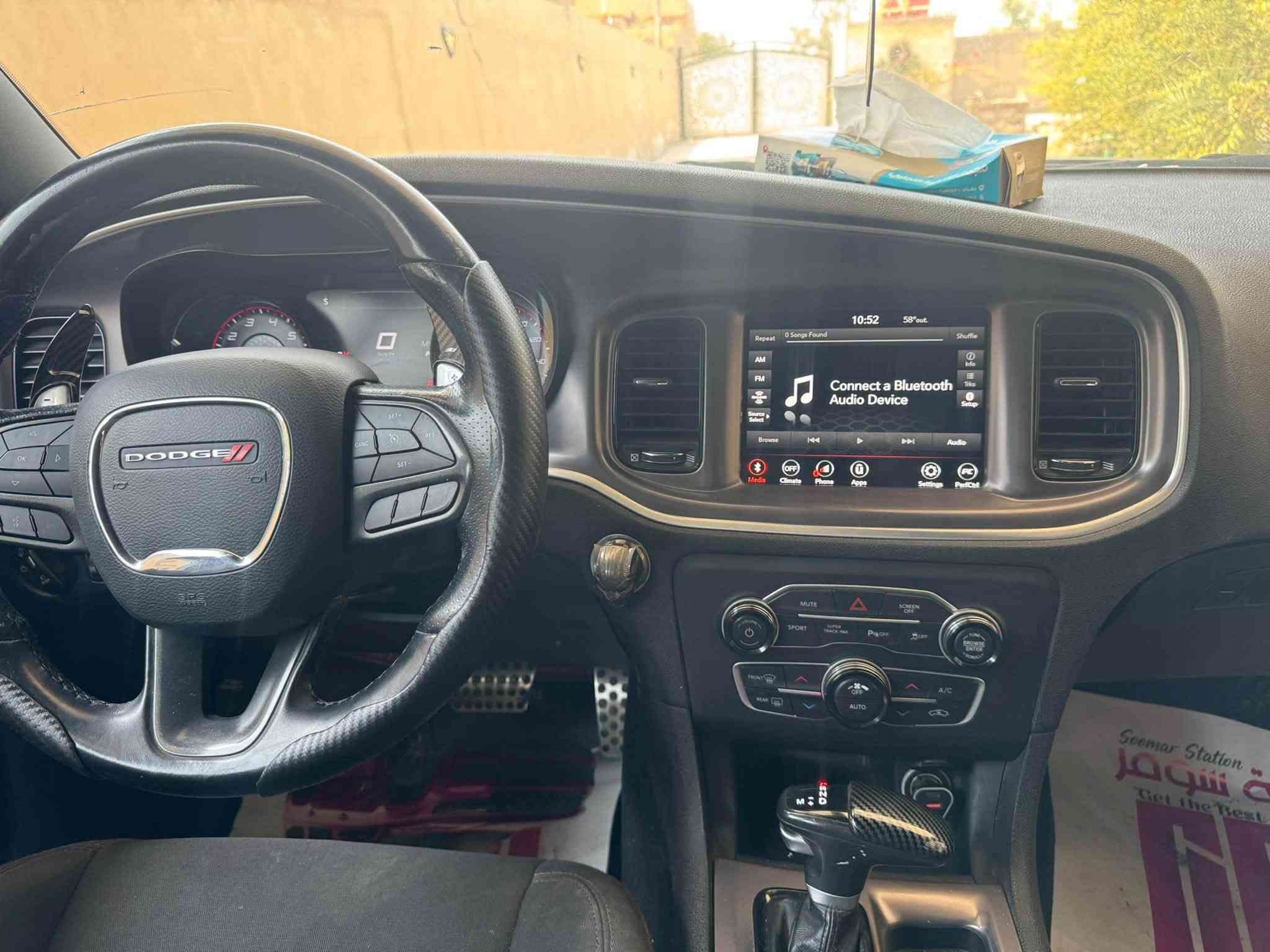 السلام عليكم 
RT 2021
بدون أيرباك الحادث و السونار موضحات 
ماشية 101 كيلو مو ميل 
السعر 198$ و ترهم مراوس
مكاني بغداد 
مراوس ب ارخص منهه
***********
مكان السيارة بغداد

نص مكتوب في الصور:
- Sales History (1)
- Archival offers of this model
- BidCars
- 10 photos
- Spin
- Video
- 8653 m