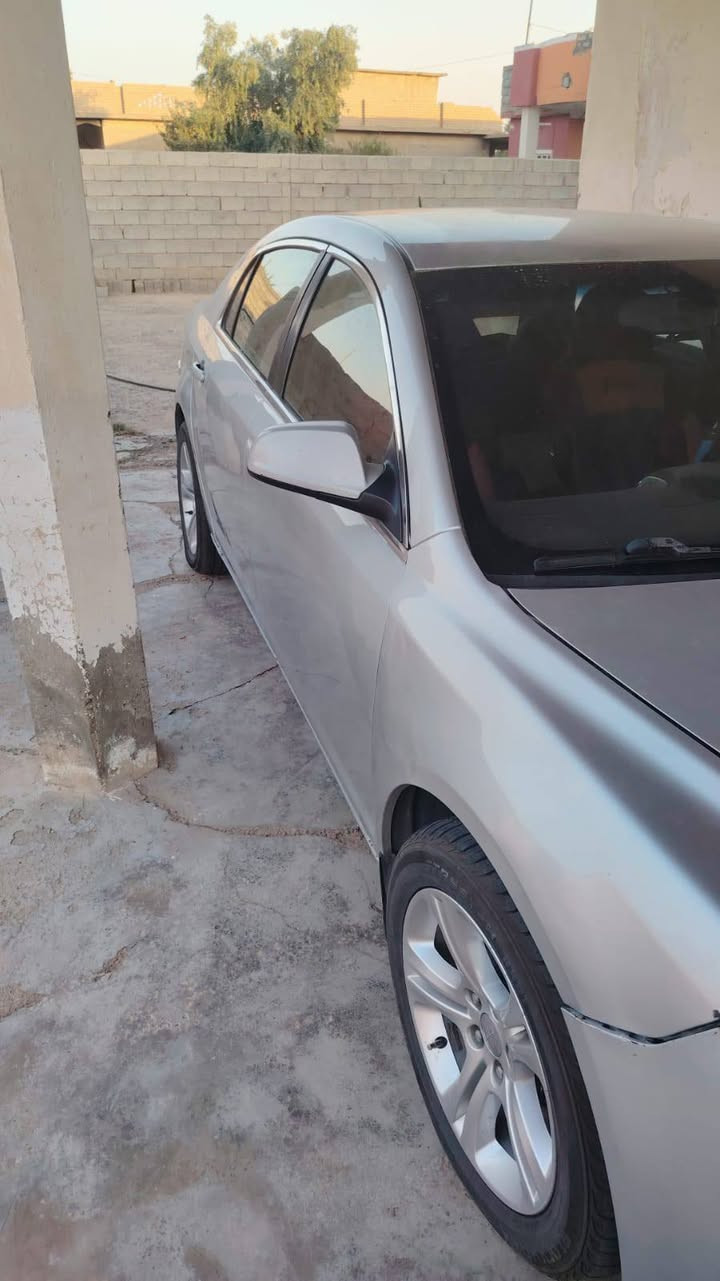 السلام عليكم مكلف مكلف باالنشر اخوان
ماليبو ٢٠١٠ 
الضرر قطعتين بدون دواخل 
الرقم سيلمانيه ل٢٨ شرط التحويل 
كير شرط 
محرك كايم كازكيت وينزل من السعر حساب محرك  
المكان الشرقاط 
الاتصال رقم الهاتف 
فارس  ***********
السعر ٩٠ وبيها مجال للشراي
