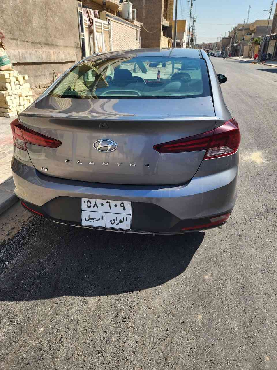 النترا اربيل 19 حادثها جاملغين وبنيد وبيها بالباب مال السايق طعجة ما مصلحة كير ومحرك مكفولات  السنوية صاقطة باسم شركة  عندي وكالة عامة بيها السعر ١٠٠ وبيها مجال ماشية ٩١ الف ***********

