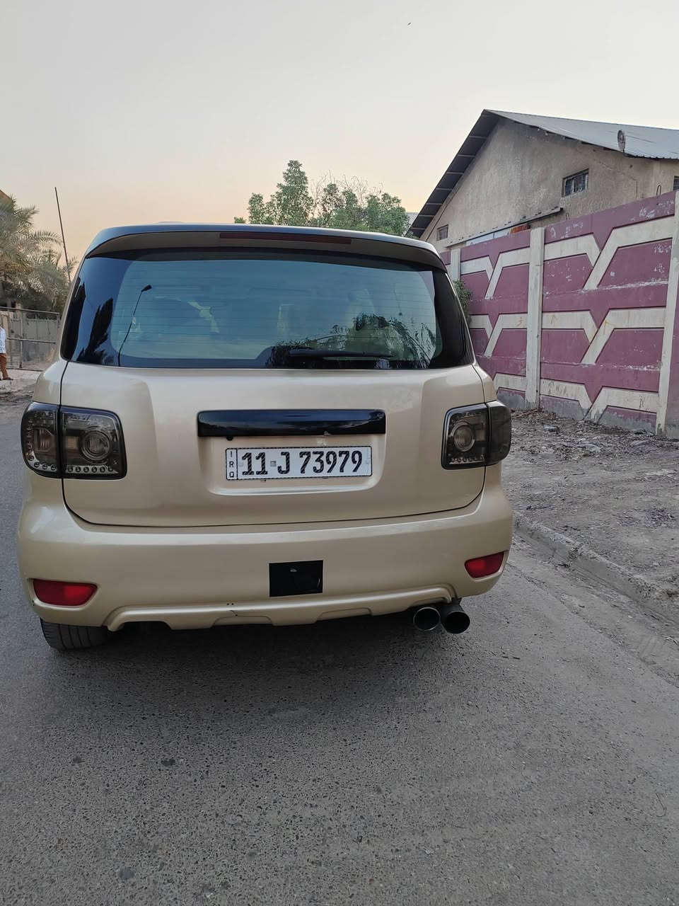 باترول ٢٠١١ نظيفة بمعنى الكلمة مابيها اي نواقص ولا كلوب بل دشبول محرك ٨ سلندر احلى من الصور مصبوغة حزام بسبب الجراد تبريد ثلج صدر تايرات جدد مكاني بغداد زيونة السعر ١٨٥.... ***********
