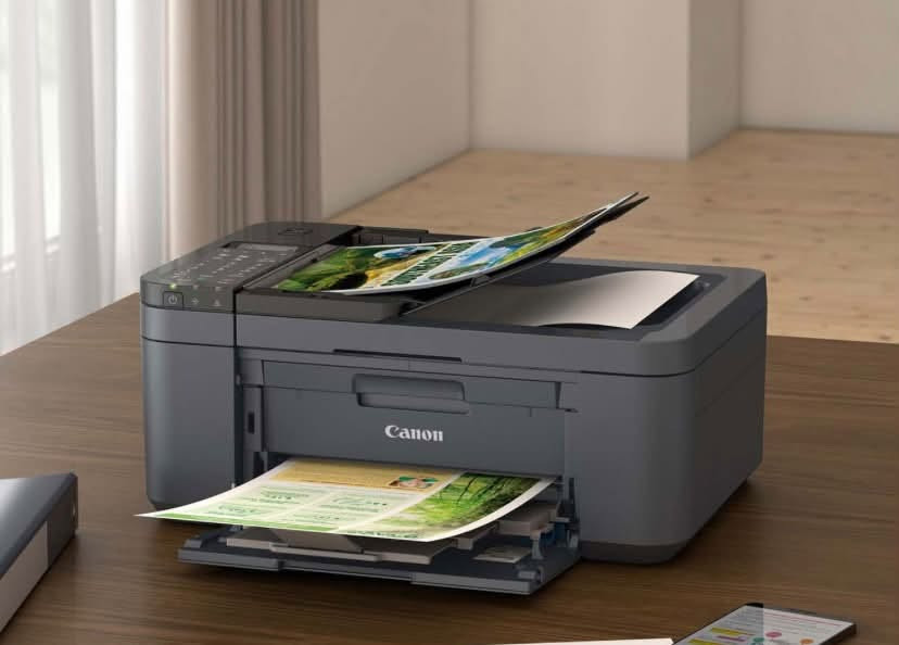 السلام عليكم ورحمه الله وبركاته
🖨️ للبيع: طابعة Canon PIXMA TR4645 (بحالة الزيرو) ✨
طابعة متكاملة وسريعة مناسبة جداً للطلاب، المكاتب المنزلية

الحالة: نظيفة جداً واستخدام بسيط حيل (شبه جديدة).
 الوظائف (4 في 1): طباعة، سحب ضوئي (Scan)، نسخ (Copy)، وفاكس

📶 اتصال لاسلكي (Wi-Fi): اطبع مباشرة من موبايلك بدون وايرات عبر تطبيق Canon أو AirPrint.
 📄 طباعة وجهين تلقائية (Auto Duplex): توفر بالوقت والورق بدون ما تقلب الورق بيدك.
 📑 تغذية تلقائية (ADF): تسحب لحد 20 ورقة تلقائياً للسكانر والنسخ.
 🎨 جودة عالية: ألوان واضحة ونصوص حادة (دقة تصل إلى 4800 \times 1200 dpi)
للتواصل ***********
