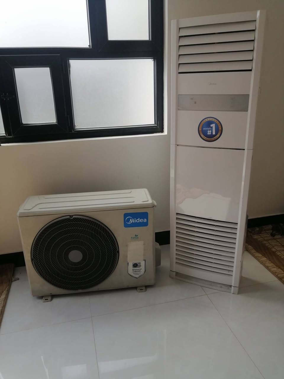 سلام عليكم للبيع 
 مجمده الحافظ سعره 350وبي مجال للشراي
 وثلاجه مصريه سعره  300 وبي مجال للشراي
 سبلت كنتوري نوع  ميديا نضيف كلش موسم واحد مشتغل سعره800وبي مجال للشراي. للتفاصيل
***********♕***********
