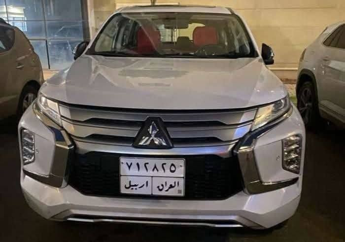 اللي يدور سيارة عائلية 7 راكب ياباني اصلي بسعر مناسب
باجيرو سبورت موديل 2020 ( كفالة عامة ) 
ماشية 85 الف قابل للزيادة
فول مواصفات 
محرك حجم 3000 كير 8 سرعات شفتات بصمة فتحة سقف دبل مروحة سويجات 2 دفلوك 7 راكب  
رقم اربيل شركة تاج البنوك 
للاستفسار ***********
