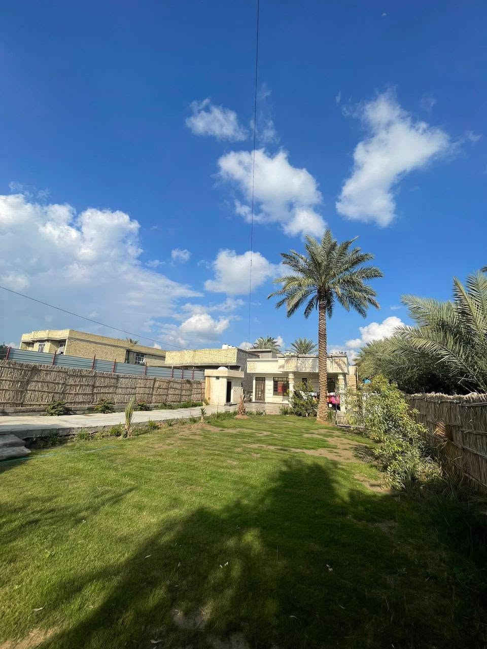 سلام عليكم
دار للبيع  🚞  اليوسفيه

مساحه 850  متر واجه ١٨ متر طابو زراعي سند 25 عله طابو المحموديه تصلح سكن او استثمار بناء حديث ٣ غرف نوم حمامات  2 بناء سنه 2024  قرب حولي المحموديه تبليط الباب البيت مدرسه قريبه  ماء خطين +بير  الاستفسار الاتصال صاحب البيت ***********
