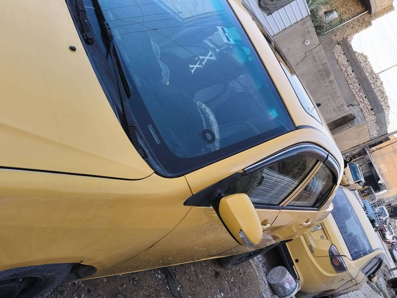 السلام عليكم  مراوس أو بيع 
سياره بي وأيدي جي 3 موديل 13 بصمه تشغيل بصمه بيبان فتحت سقف كامله سياره حلوه اقتصاديه بشكل  
رقم بغداد نكليزي دولي الجديد دواخلهاا حلوه خارجهاا حلو سياره بيهاا ضربتهاا جاملغ ال امامي ومعمر قطعه وحده وبيهاا طخه لي وره هم معمره سياره تبريد شغال كير اوتماتيك سياره مكينتهاا البلاد ما محوره مو تكلي مكينه محور لو لا مكينتهاا البلادي 1800 شاشه اندرويد كامره خلفيه يعني سياره جوه ايدي ما متعوبه ترهم مراوس أو بيع وسياره شوفت عينك تجي تفحص وتشوف صاحبها يريد تحويل عنوان السياره بغداد الحسينيه مال راشديه *********** بي واتساب وخاص مفتوح سعر السياره 39 وبيهاا مجال بسيط كلش الي ما يعجبه المنشور يعبر لا ينزل من سعر السياره هاذ سوك كلشي بي واني خادم للجميع
