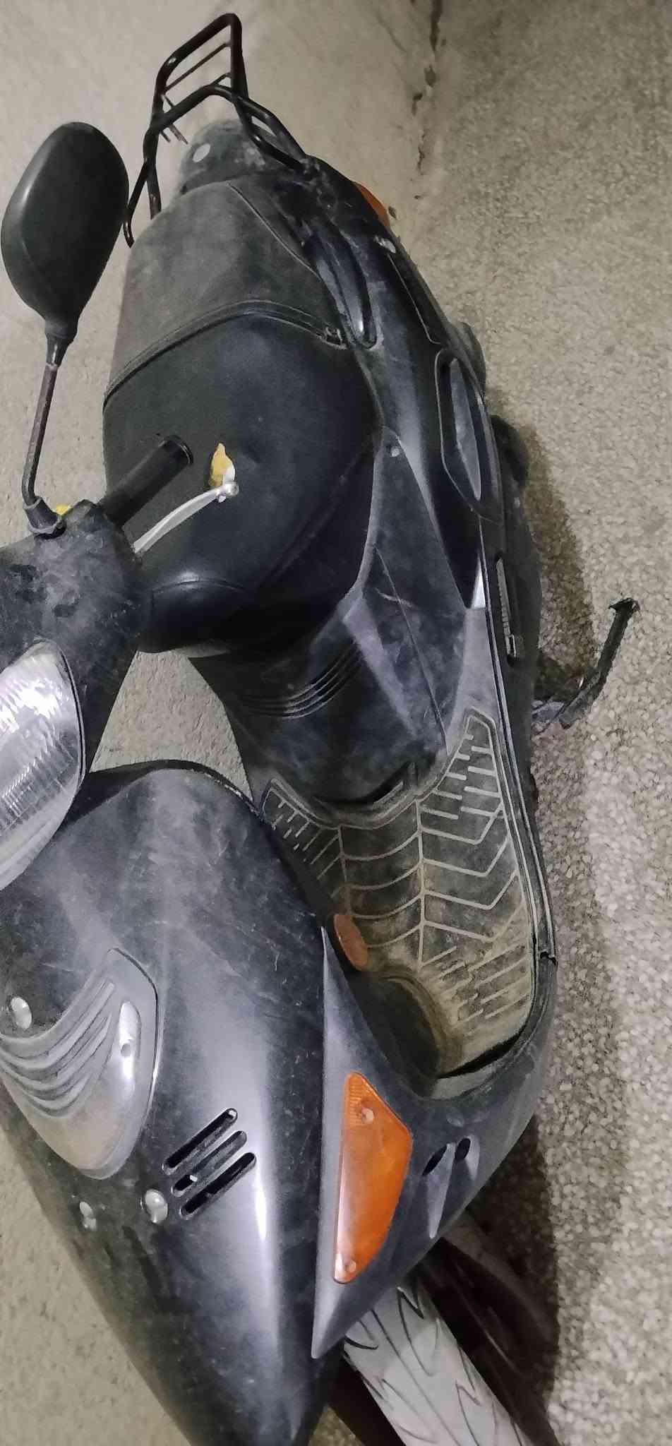 سلام عليكم دراجه للبيع لكزز للبيع مكانه ناصريه مركز رقم *********** جديده بس مامغسوله مكينه مامفتوحه
