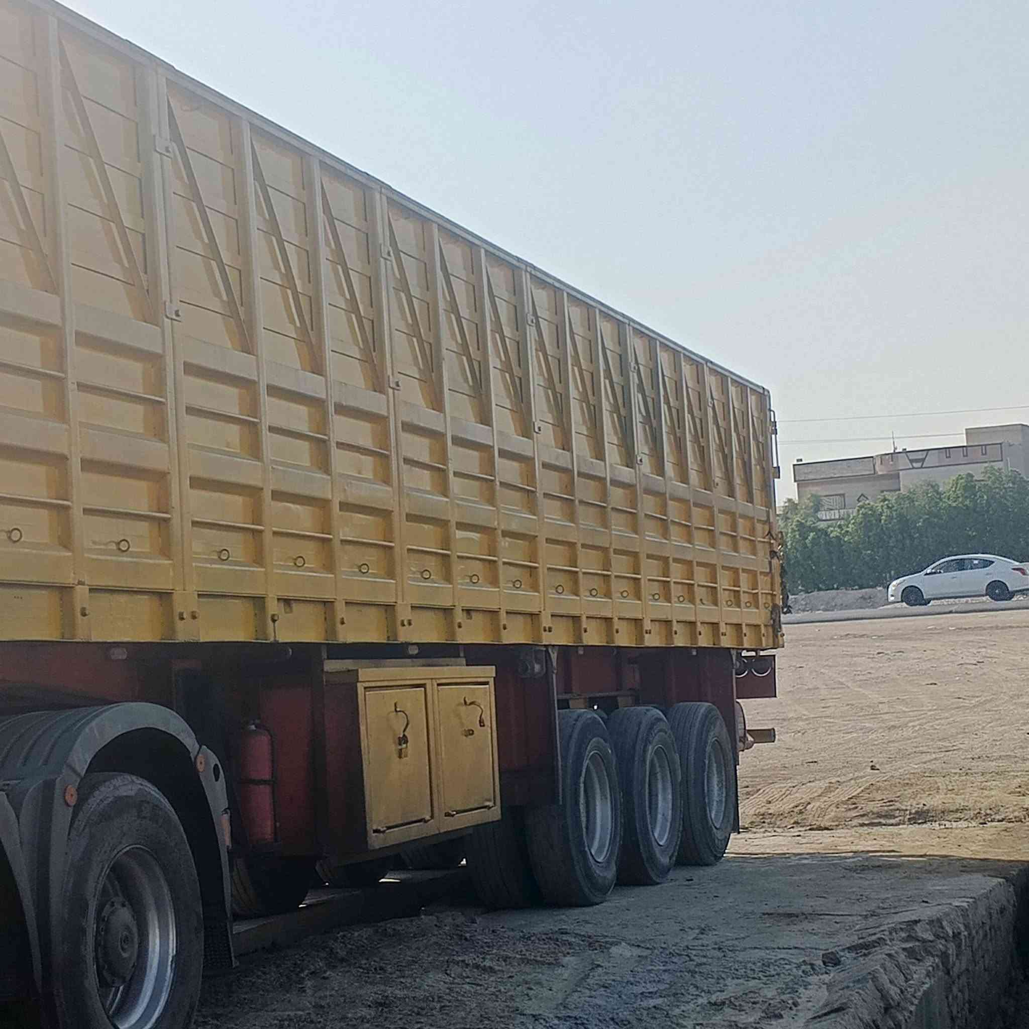 للبيع عربانه طول 12 و60 دناكير 14  شاصي بلوم 
كهربايات هوا كله جديد تاير جدد وبين فوك نص عمر صطابيه خلفيه صناديك ثلاجه  المكان بصره *********** مكان البصره    سعر 120 بيه. مجال شراي تصل رجأن
