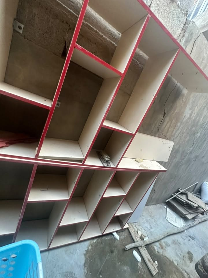 رفوف مال محل عدد 4
مكان حي العسكري سعر خاص تواصل ***********
