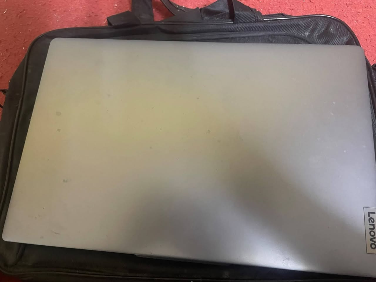 السلام عليكم لابتوب بموصفات:
Lenovo IdeaPad Slim 3 15IRH8 (2024)

🔹 المعالج: Intel Core i5-13420H الجيل 13 (8 أنوية / 12 Threads)

🔹 الرام: 8GB DDR5 (قابلة للترقية)

🔹 التخزين: 512GB NVMe SSD فائق السرعة

🔹 الشاشة: 15.6 إنج Full HD (1920×1080)

🔹 كرت الشاشة: Intel UHD Graphics

🔹 النظام: Windows 11

🔹 اللون: رمادي

🔹 الموديل: Lenovo IdeaPad Slim 3 15IRH8

🔹 سنة التصنيع: 2024

بسعر ٥٥٠ 

للاستفسار اكثر مخابرة +964 782 776 4207

او مراسله على واتساب

