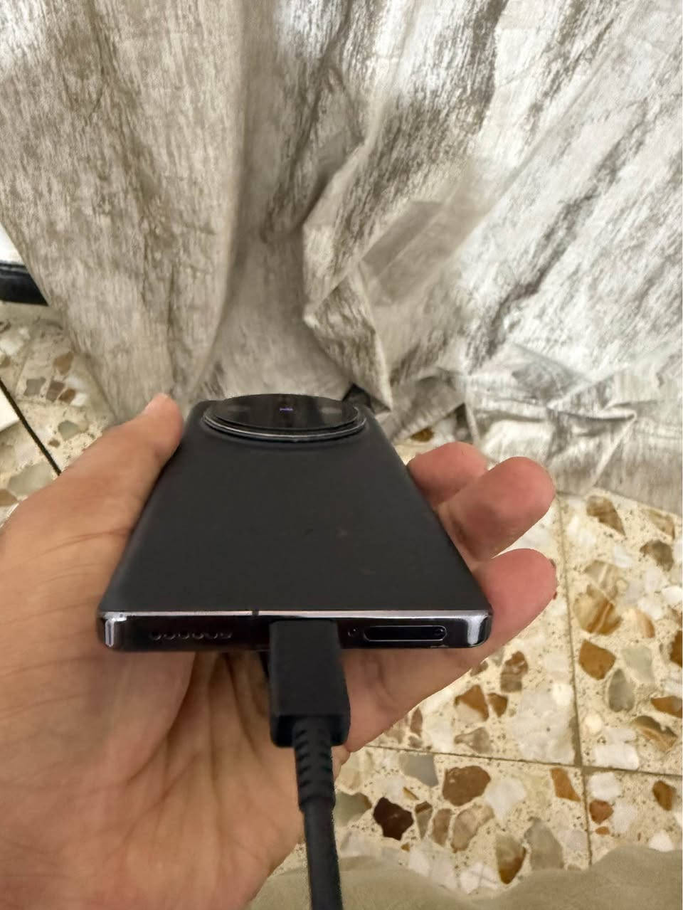 السلام عليكم 
Vivo x100 pro
ذاكرة : 512/16
نظافة 100%
ملحقات كاملة 
بي فقط ظهر شوي خالع بسبب الحراره التلفون كفاله
السعر :700
مكاني بابل 
*********** حلة, بابل
