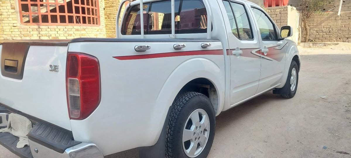 بسم الله الرحمن الرحيم 
نيفار ٢٠١٤ سياره جديده وكفالة مكينه بلاديه ما مفتوحه لاتنقيص ولاتبخير رقم بصره تحويل مباشر تخم تاير حداديه جديده تبريد سياره جاهزه سعر ١٢٨ورقه مكان السيارة البصرة قضاء المدينة 
***********        ***********
