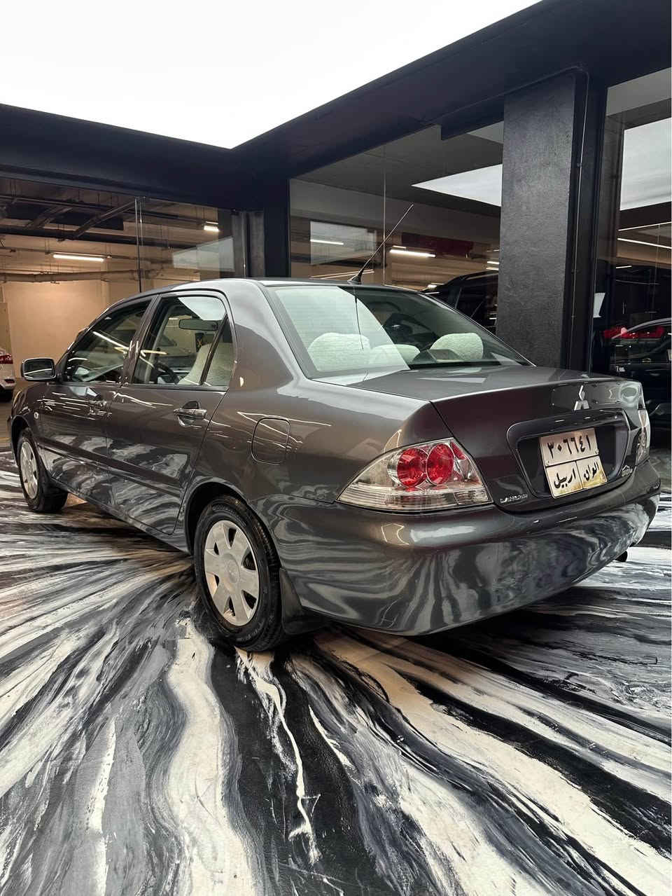 لانسه ر مۆديل 2011 مه كينه گه وره بۆفرۆشتن
سه ياره كه بئ سبوغو بئ تعديل و بئ كال بونه وه
له پيشى تا دواوه هه موى به شه رت ته بريدو گير 
به شه رت به س مه كينه كه ى تۆ زيك بوخارى هه يه 
نرخى 77و كه ميك مه جال بۆزانيارى زياتر په يوه نديبكه
به ژماره *********** أربيل, العراق
