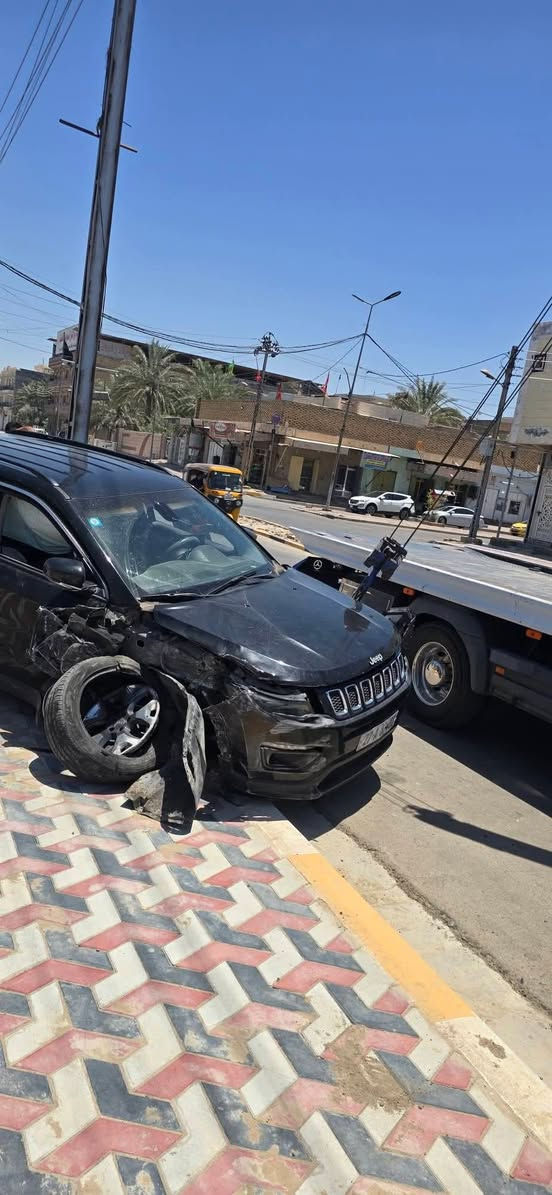 سلام عليكم جيب كومباس مديل 2018 سنويه بسمي سياره ابيعها ع حادثها بدون تصليح كوم حديد  سياره  شراي يتصل 7814425929 رقمي الثاني ***********
