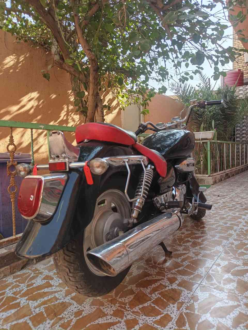 دراجه هارلي Hyosung        مكينه ربع نوزل بستمين دراجه نضيفه كطن انضف من الصوره مكينه برغي ممفتوح اتكاتب وياك عشائرين وعن السرقه دراجه عوزه بس عقل عقله حترك جيب عقل وشد نكره سلف        مكاني سوق الشيوخ          مكلف بل نشر رقم أبو الدراجه  ***********
