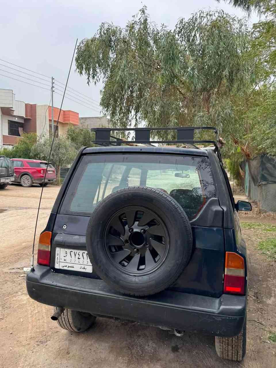 سوزوكي موديل 1995
السياره مناقصهه برغي 
صدر جديد 
محرك مكفول 
كير مكفول مبدل جديد 
رقم بغداد تحويل ثاني يوم 
داخل كله مدوشم جلد 
شساره نضيفه كلش 

مكان السياره سامراء /للتواصل/***********
