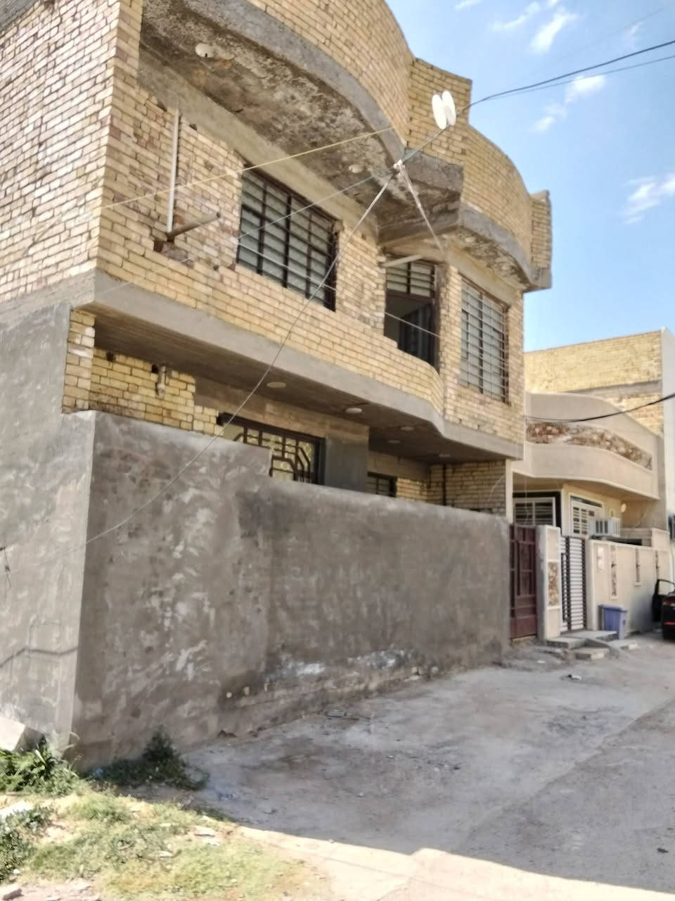 السلام عليكم منزل 100م مربع 10/10 طابقين سند 25 للبيع
قريه طالب العلي مكون الطابق الارضي استقبال غرفه نوم وصاله وملحقات

الطابق الثاني مكون من 3 نوم وصاله وملحقات

الاتصال ع الرقم ***********
