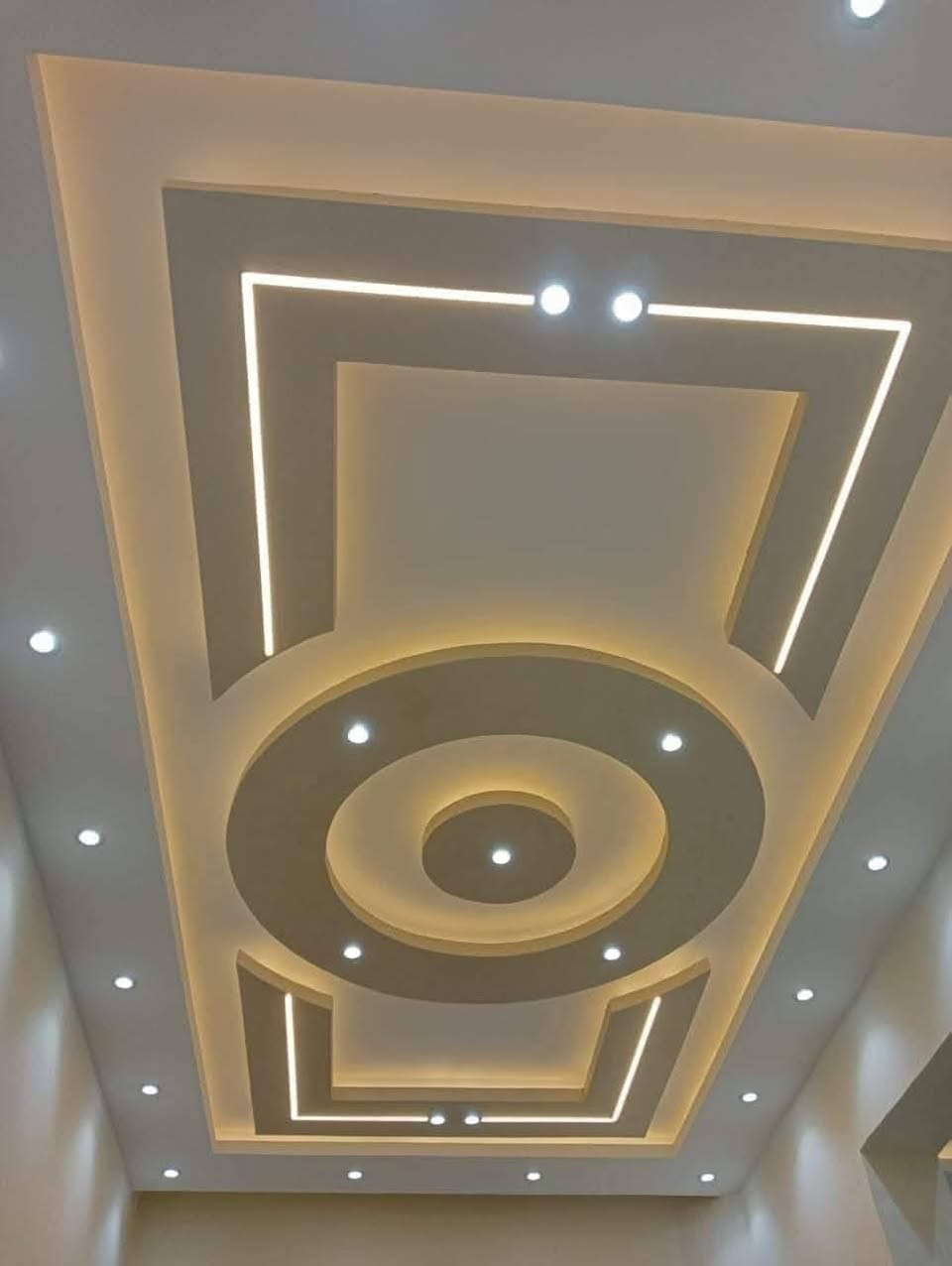 سلام عليكم هذا شغلي جبسم بورد ألي حاب يشتغل هاذ شغلي سعر لمتر 25كرسته وعمل وهاذ رقمي*********** سكن القائم
