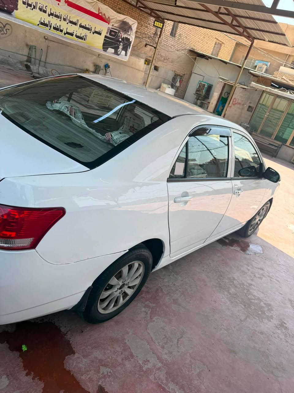 سلام  عليكم للبيع بي واي دي  جي اثري رقم بغداد انكليزي الجديد ٢٠١٣ سياره كامله وجاهزة مابيها اي نقص مكفوله بدون صبغ او ضربة او تبديل كير مكينه صدر أمامي خلفي كله تمام تخم تايربصمه تشغيل وأبواب وجنطه مكينه ١٨٠٠ كير أوتو داخل نظيف جداً كشنات جلد بلاد تحكم ستيرن فتحه كهرباء شاشه كامرا اشاير بلمري رسائل ترحيب حساس خلفي مكان السياره بغداد 
حي العامل قرب مسبح الرافدين موبايل ***********  
السعر 52$ وبيها مجال حك الجيه تحويل مباشر ثاني يوم
