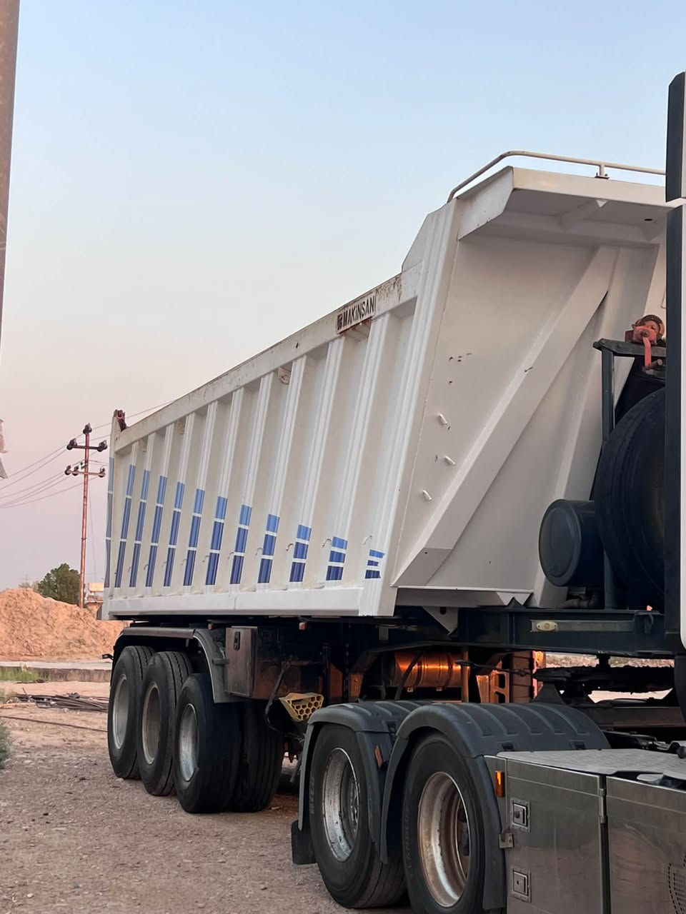عربانه البيع ماكنيسان موديل2020متريه33مكفوله

‭***********‬
