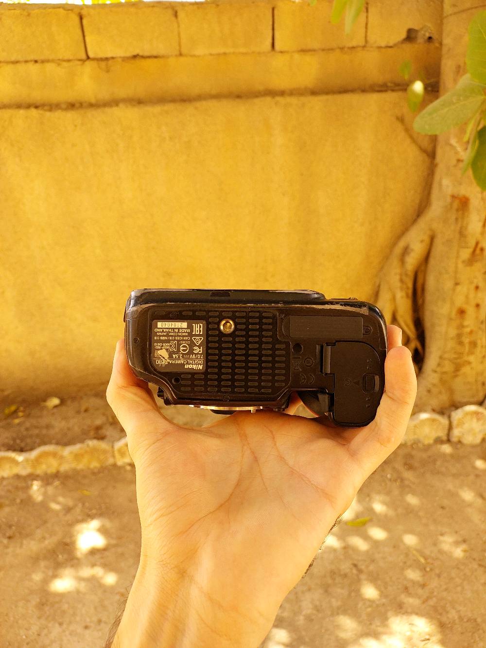 السلام عليكم 
كاميرا نيكون 610D/فول فريم/ للبيع او مراوس مع موبايل

شتر عالي

ملحقاتهة 
1. جنطة مقسمة 

2. رام 32 جيجا

3.  عدسة نيكون 300/70

4. اضائة LED مع بطاريتها و الشاحنة

5. حزام كتف عدد 2

6. شاحن و بطارية الكاميرة 

7. فلتر عدسة 

8. محول OTG USB-C

9. كادريدر 6 في 1
 
10. حافظ جيلاتيني

السعر 725

يوجد توصيل

مكاني بغداد المحمودية 

واتساب او اتصال
***********