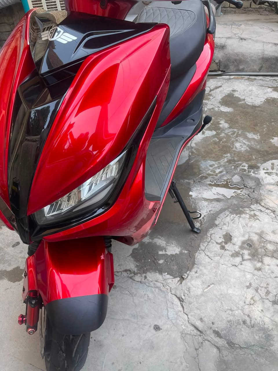 السلام عليكم 
دراجة شحن للبيع نوع iBiKE
الدراجة جديدة 
3 نمر 
سرعة 90 
لايت زينون عالي ناصي 
نظام البارك 
نظام الرجوع الى الخلف
شحن USB للهاتف
بطاريات مسطرة عدد 6 جديدات الشحنة تمشيك 50-60 كيلو
شاشة ديجيتال مع عرض الاعطال
الماطور 2000
بريكات دهن ABS
تايرات جديدة 
دبلات امامي رياضي
ويل امامي رياضي
الملحقات 
سويج عدد 2
بصمة عدد 2
خوذة 
العنوان بغداد السيدية
السعر (960) وبيها مجال 
للاستفسار واتساب فقط ***********
