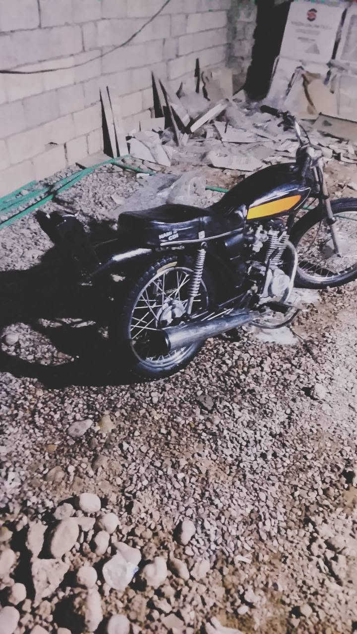 لدراجه للبيع مكينه تايكر لباقي كله مال نامه مكينه 21 كله جديد راصطه جديده هوزه بس ستاند و بنزات  ب 300 وبيه مجال مكاني #ديالئ لخالص لتحويله.رقم ***********

