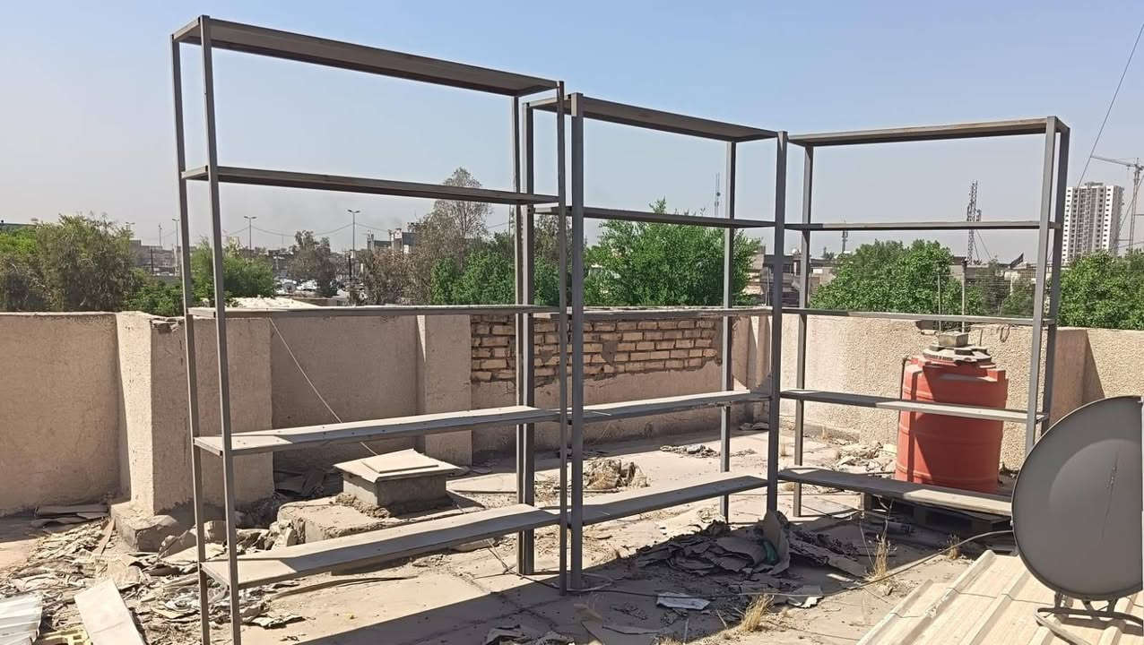 عندي رفوف حديد للبيع قياس
2.4 العرض * 1 الارتفاع * ٤٠ سم العمق 
2.1 العرض * 1.2 الارتفاع * ٤٠ سم القمق
2.4 العرض  * 1.5 الارتفاع * ٤٠ سم القمق 
للاستفسار الاتصال على رقم 
***********
