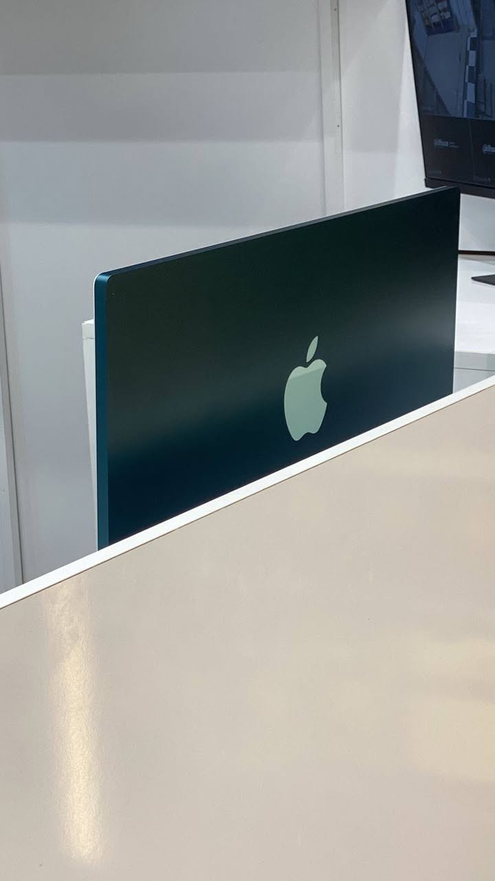 اي ماك m3
8ram 
512 ssd
لبيع 
***********
