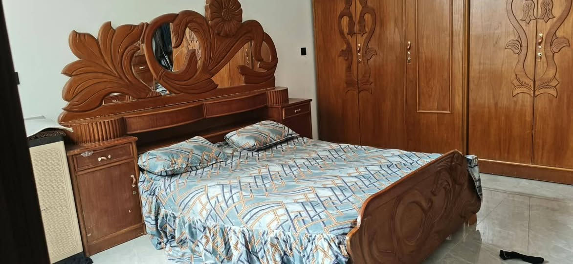 السلام عليكم
غرفه اخشاب عرقي  تسكام نضيفه 
مكان ديوانيه جلبيه 
السعر 600 بيه مجال بسيط 
***********
اتصل وبيك خير وتدلل 👇👇
