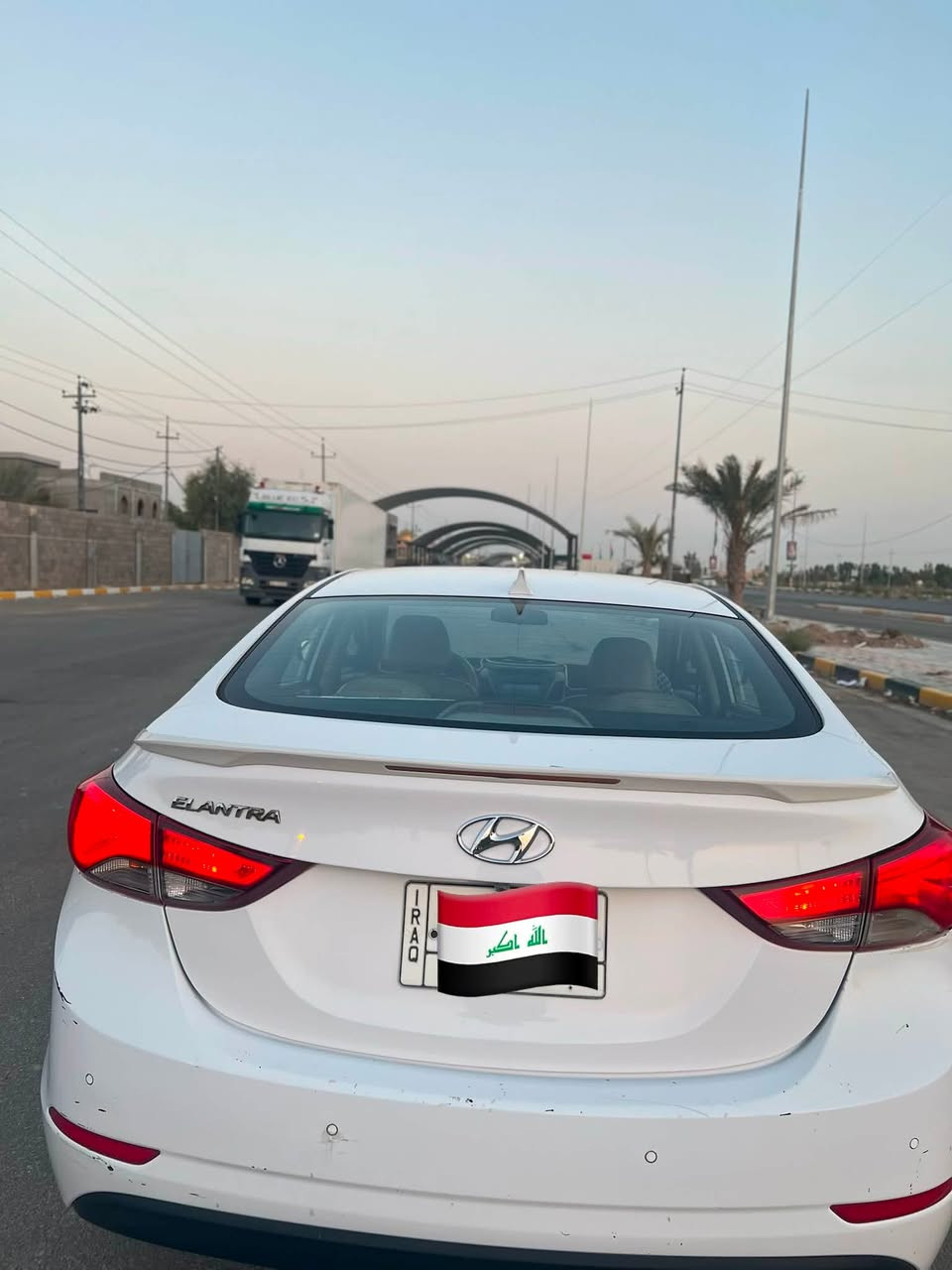النترا 2015 خليجي رقمها بغداد، فول مواصفات عدا البصمة، سيارة نظيمة وكاملة بيها دحجه بسيطه بالجاملغ الخلفي ومصلحه ع البارد وواضحه بالصورة، مكانها كربلاء وأي تفاصيل الاتصال على الرقم ***********
